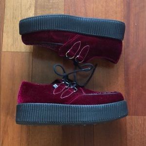 TUK red velvet creepers